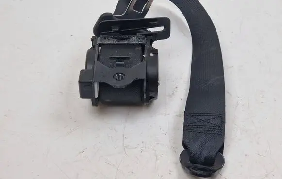 Nissan Qashqai Rear seatbelt 888444EA0A 067645