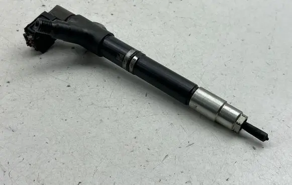 Toyota Verso Fuel injector 236700R100 12L00408