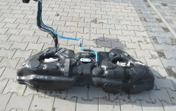 Mercedes-Benz C W204 Fuel tank A2044708301 A2044700694