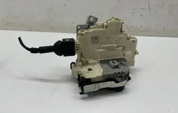 Audi A3 S3 8V Rear door lock 4G0839015