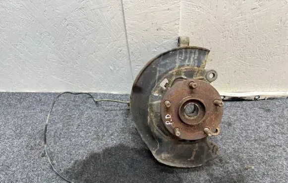 Toyota Verso Front wheel hub