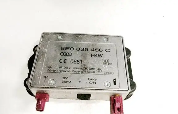 Audi Q7 4L Antenna control unit 8e0035456c 0681