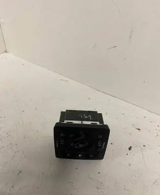Volvo V50 Light switch 30669736 04W49T