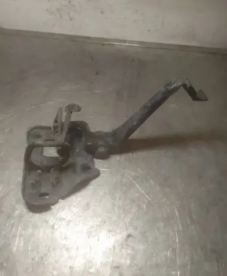 Audi A4 S4 B6 8E 8H Engine bonnet/hood lock/latch loop/hook 8d0823480