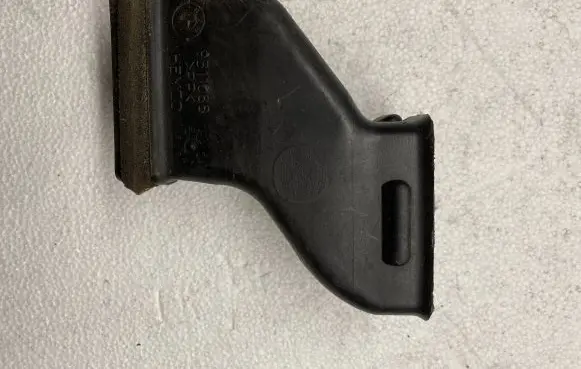 BMW i3 Cabin air duct channel 9311088