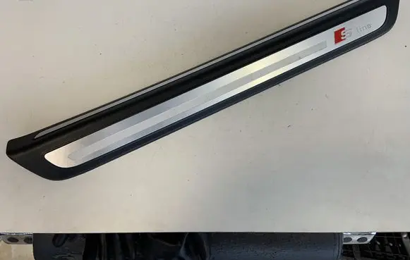 Audi Q5 SQ5 Front sill trim cover 8R0853373C