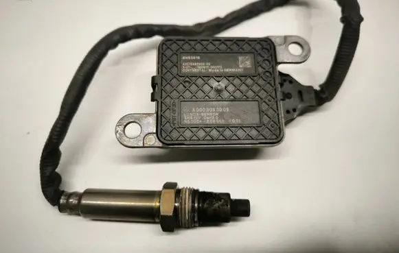 Mercedes-Benz E W213 Lambda probe sensor A0009053009