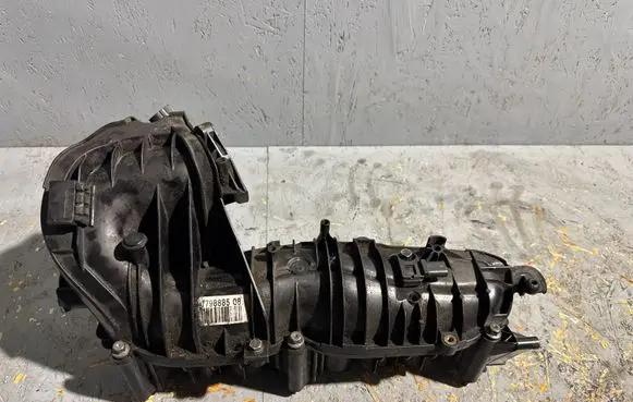 BMW 1 E81 E87 Intake manifold 7798885