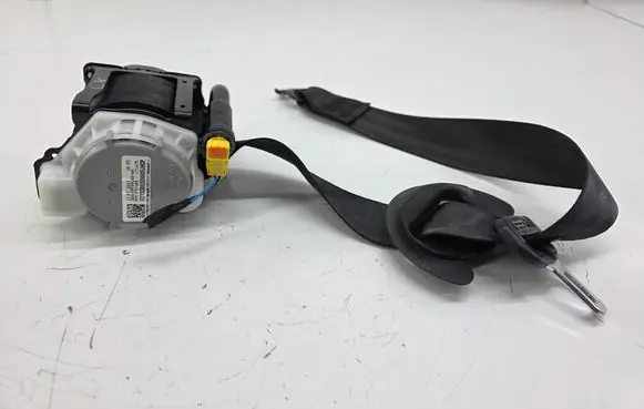 Porsche Cayenne (92A) Rear seatbelt 7P0857805J
