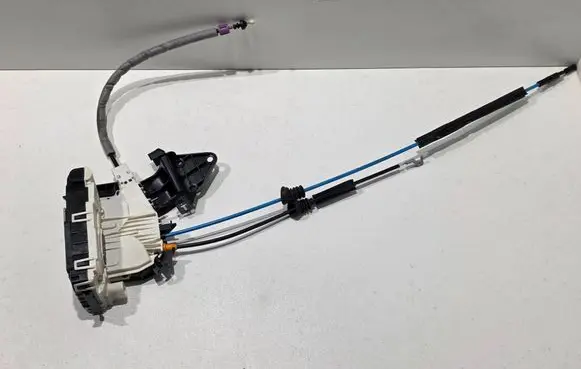 Mercedes-Benz GLK (X204) Rear door lock A2047301735