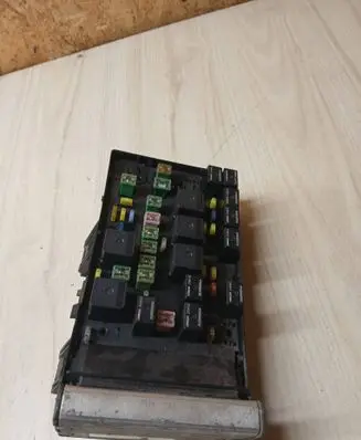 Chrysler Voyager Fuse module 05144579AB T178403683 64469H
