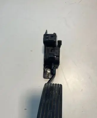 Mitsubishi Pajero Accelerator throttle pedal 9X140158
