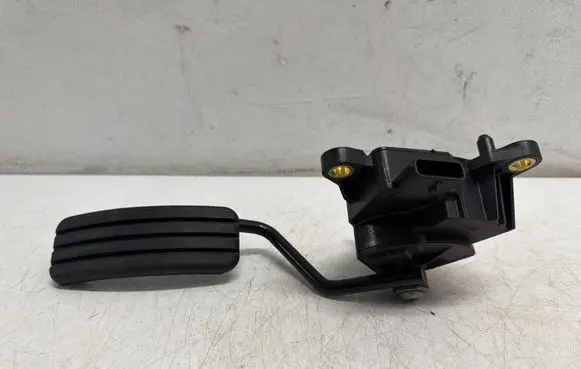 Mercedes-Benz Citan W415 Accelerator throttle pedal 8200436878