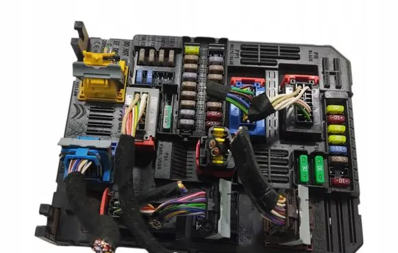 Citroen DS3 BSM Control unit 9832880380