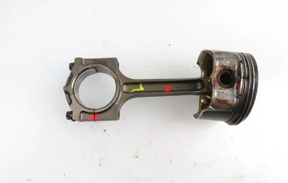 Ford Mondeo Mk III Piston with connecting rod