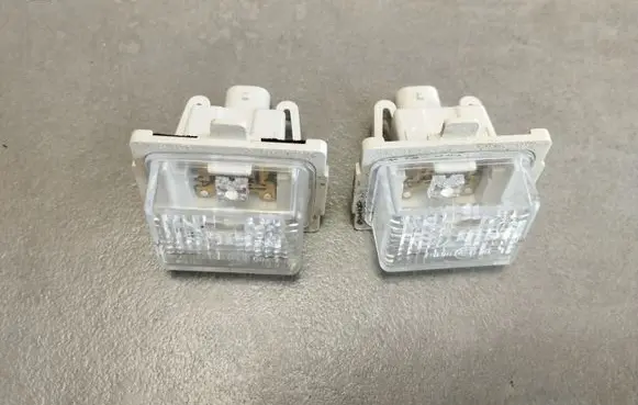 Mercedes-Benz S W222 Number plate light A2218200856
