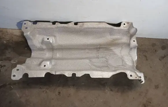 Volvo XC90 Exhaust heat shield 32260445