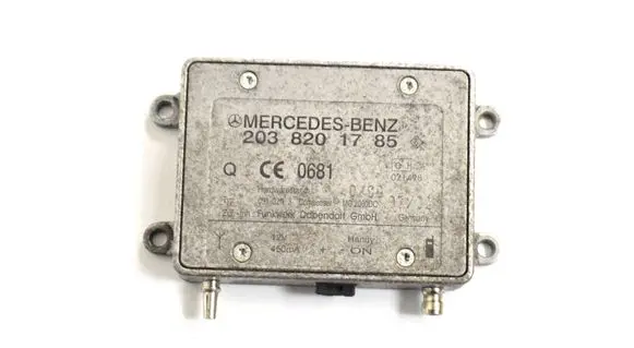 Mercedes-Benz SL R230 Aerial antenna amplifier A2038201785