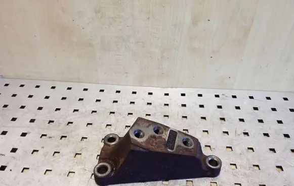 KIA Sportage Engine mounting bracket
