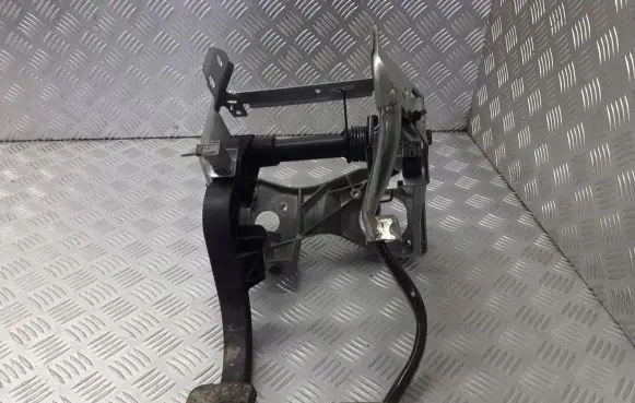 Opel Vectra C Brake pedal 180080012