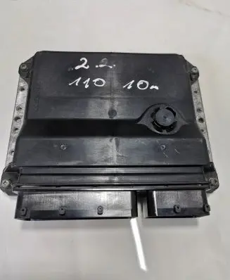 Toyota Avensis T270 Engine control unit/module 8966105D52 MB2759001931