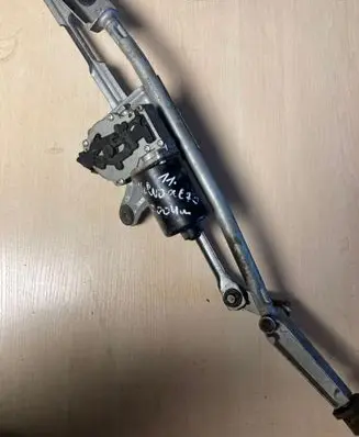 Volvo S80 Front wiper linkage and motor 30753089