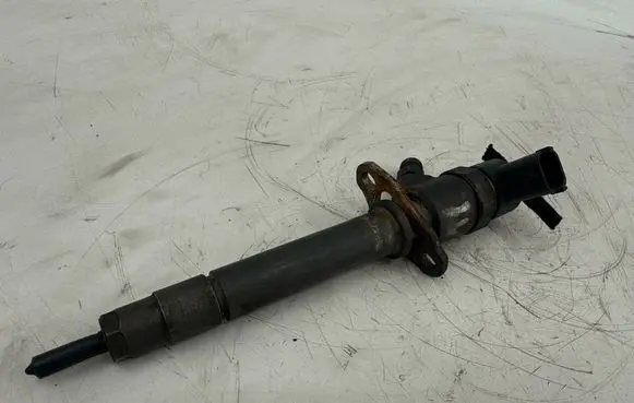 Fuel injector