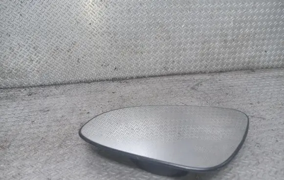 Toyota Yaris Wing mirror glass 6402301