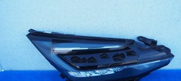 Toyota C-HR II Headlight/headlamp 81110F422000