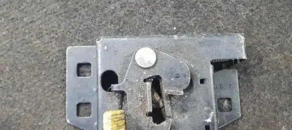 Ford Fiesta Engine bonnet/hood lock/catch