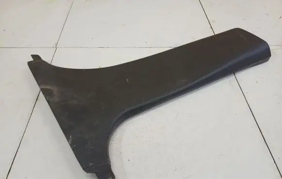 Mazda Premacy (C) pillar trim C14568220