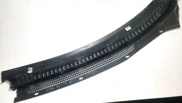 Mazda 323 F Wiper trim