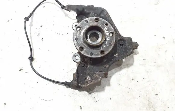 Front wheel hub