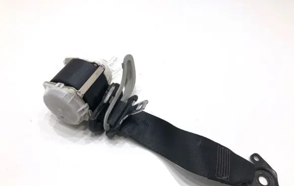 Toyota Yaris Rear seatbelt