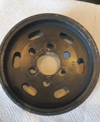 Volkswagen Golf IV Power steering pump pulley 038145255B