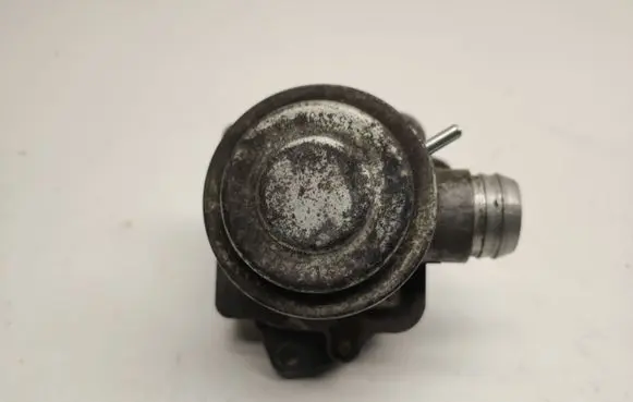 Mercedes-Benz ML W164 EGR valve A1561401060