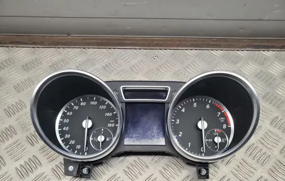Mercedes-Benz GL X166 Speedometer (instrument cluster) A1669006910