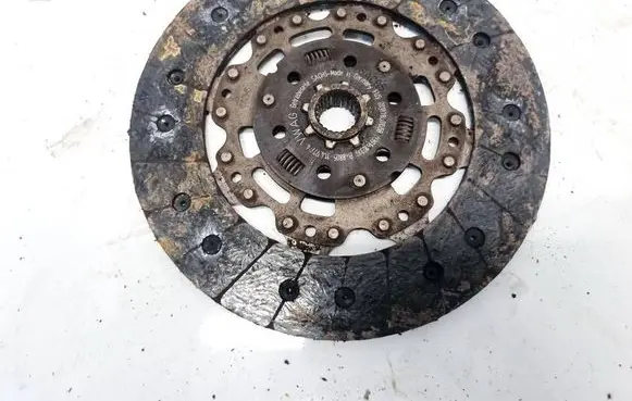Volkswagen Golf V Clutch pressure plate 03G141031G