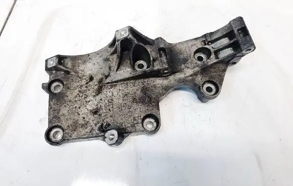 Volkswagen PASSAT B6 Engine mounting bracket 03G903143A