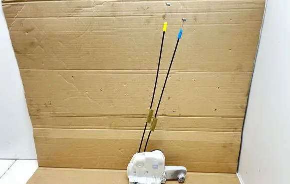 Mitsubishi Outlander Front door lock A047218