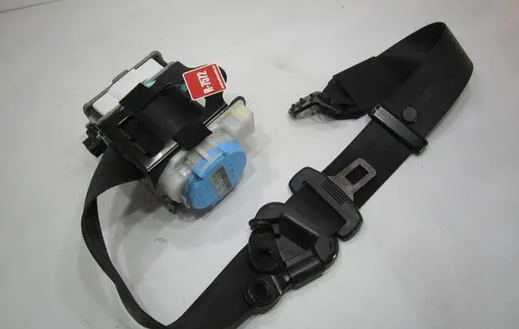 Audi TT TTS Mk2 Front seatbelt 8J8857705F 151213 305687500G48