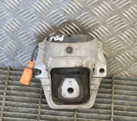 Audi A5 8T 8F Engine mount bracket