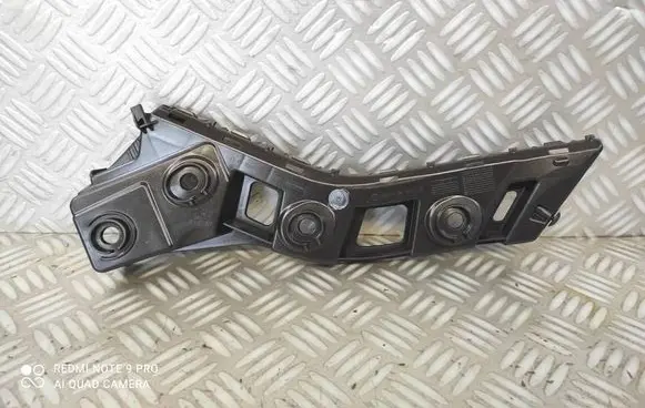 Rear bumper mounting bracket
