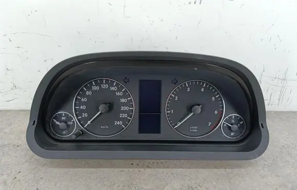 Mercedes-Benz A W169 Speedometer (instrument cluster) A1695400248