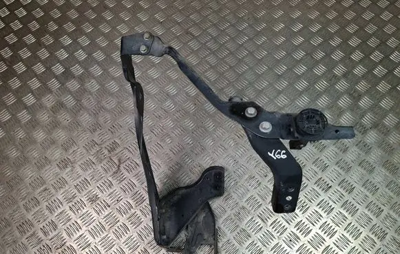 Mercedes-Benz C W204 Headlight/headlamp mounting bracket 204620589