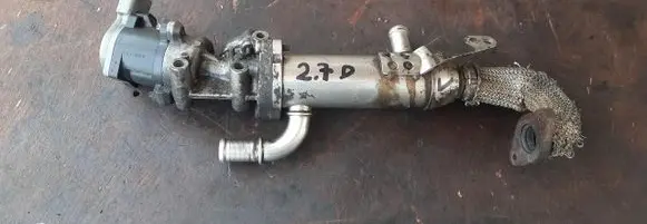 Land Rover Discovery 3 - LR3 EGR valve cooler 4R8Q9Y493BJ