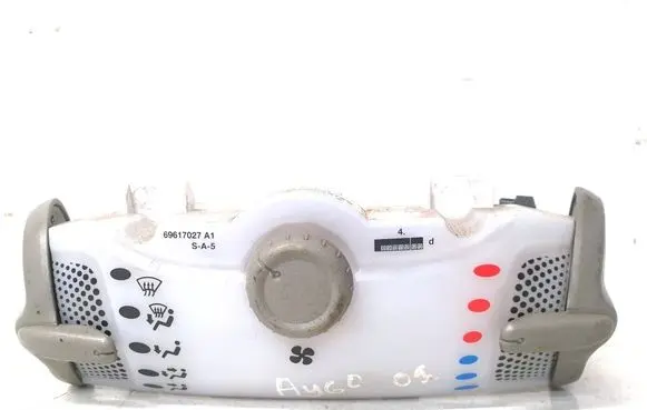 Toyota Aygo AB10 Air conditioner control unit module 55900-0H030