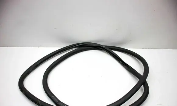 Jeep Compass Rubber seal front door (on door) 68242106AA