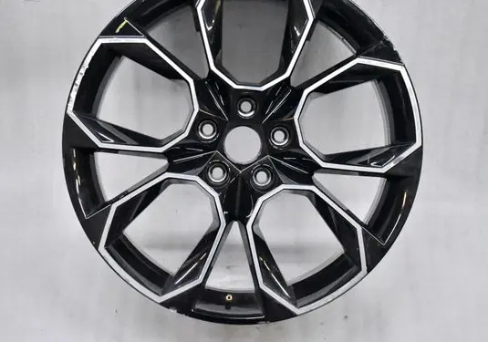 Skoda Octavia Mk3 (5E) R19 alloy rim 