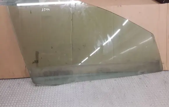 Seat Ibiza III (6L) Front door window glass four-door